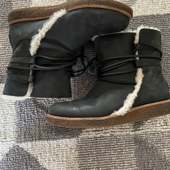 Ugg fleece lined short boots - Picture 3 of 8